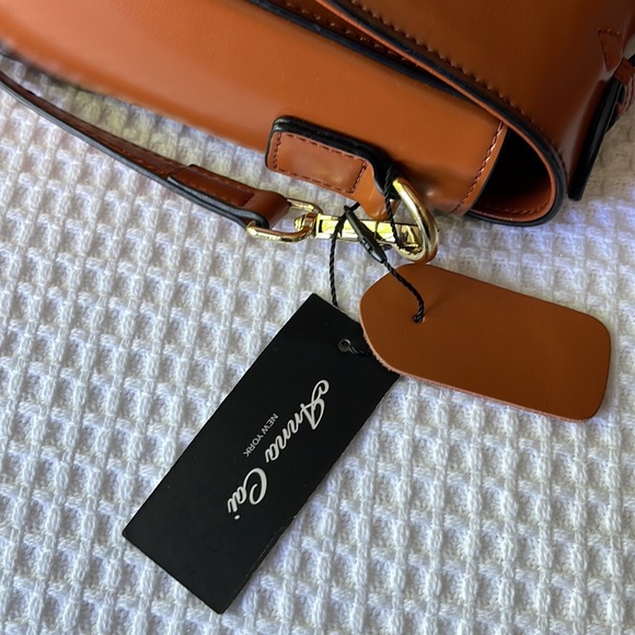 Anna Caí Genuine Lather Top Handle Crossbody Bag - Picture 7 of 12